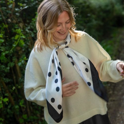Wren Scarf Large Spot - Black