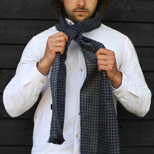 Bamboo Scarf - Classic Houndstooth Blue