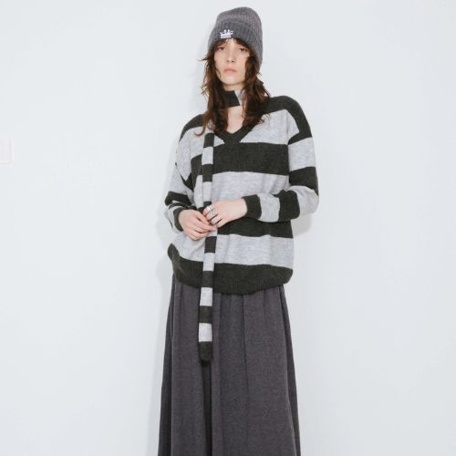 Oversized V-Neck Contrast Striped Sweater with Scarf - Grey